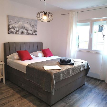 Family Friendly Apartments With A Swimming Pool Supetarska Draga - Donja, Rab - 2019 Esterno foto