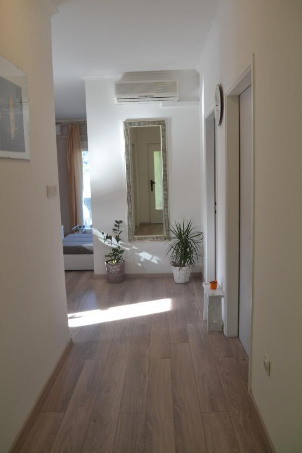 Family Friendly Apartments With A Swimming Pool Supetarska Draga - Donja, Rab - 2019 Esterno foto