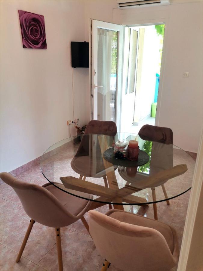 Family Friendly Apartments With A Swimming Pool Supetarska Draga - Donja, Rab - 2019 Esterno foto
