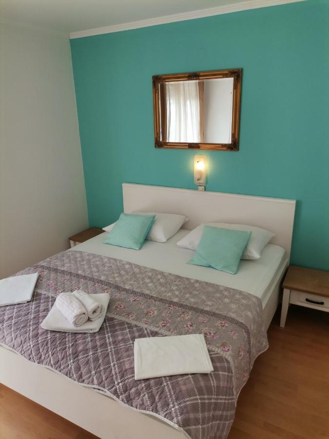 Family Friendly Apartments With A Swimming Pool Supetarska Draga - Donja, Rab - 2019 Esterno foto