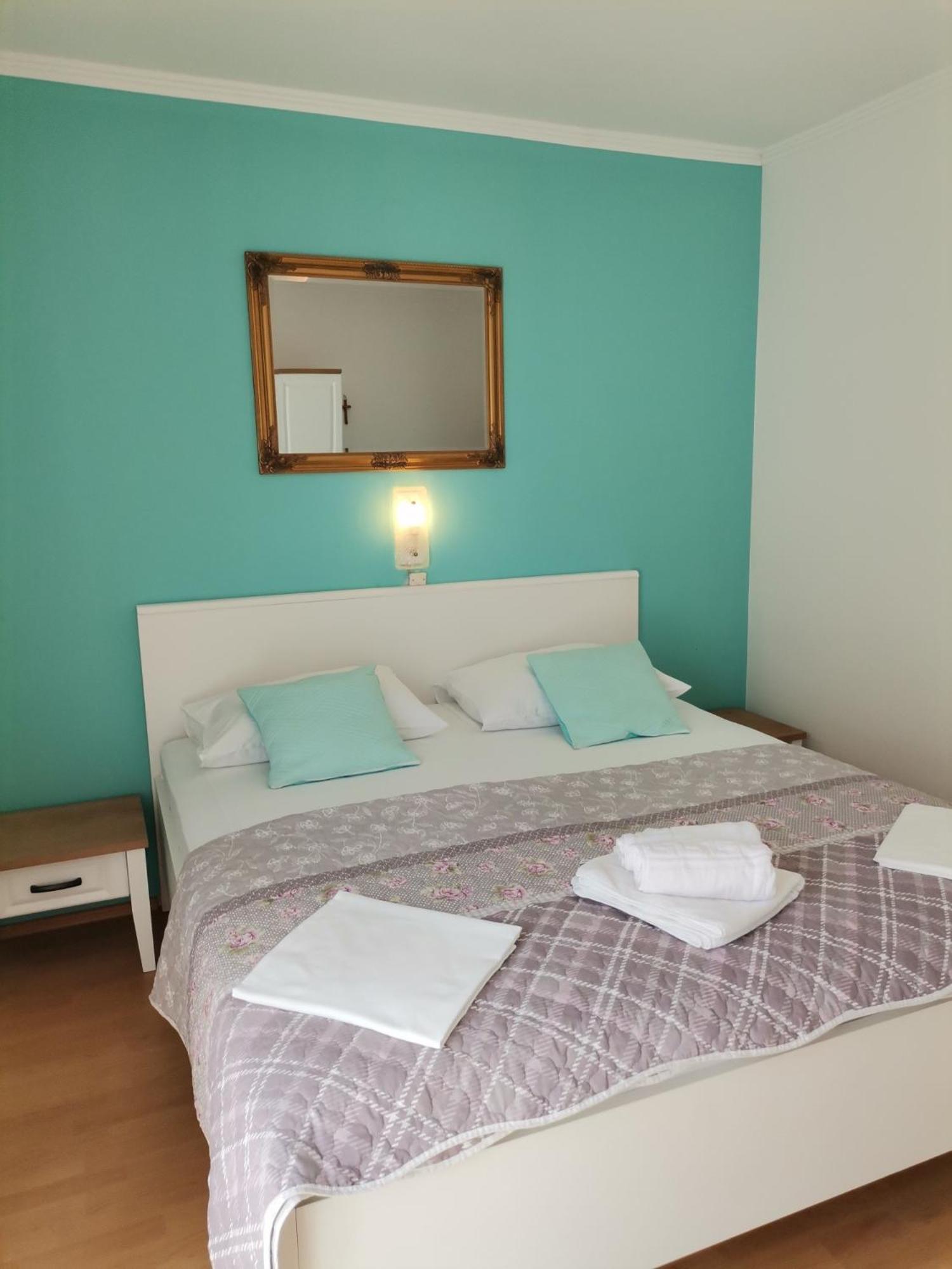 Family Friendly Apartments With A Swimming Pool Supetarska Draga - Donja, Rab - 2019 Camera foto