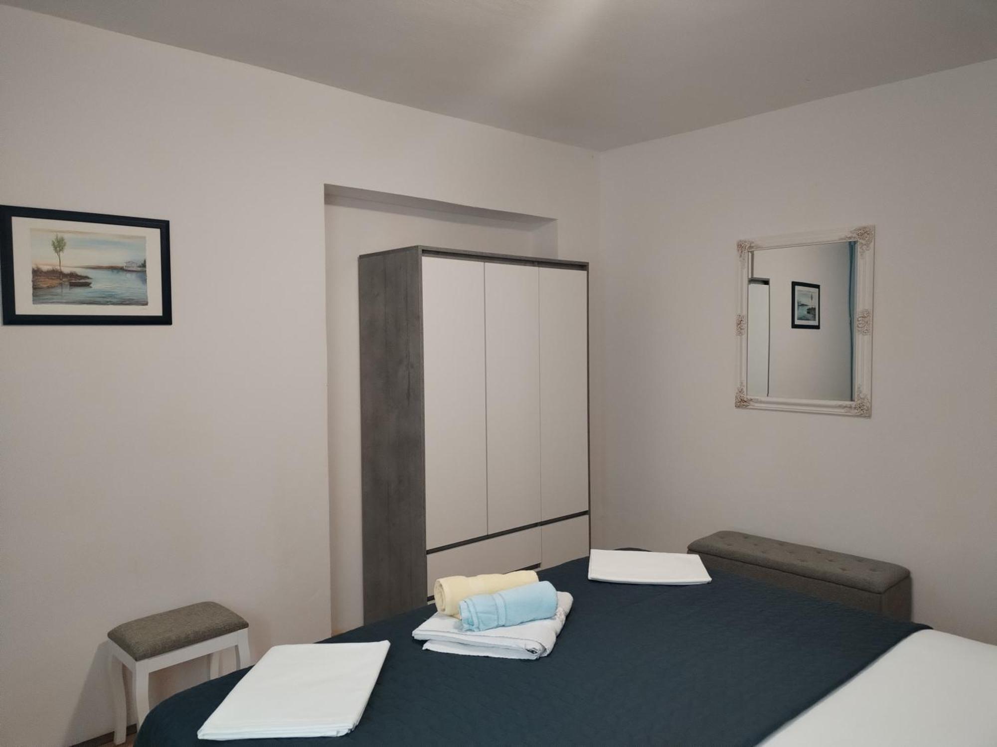 Family Friendly Apartments With A Swimming Pool Supetarska Draga - Donja, Rab - 2019 Camera foto